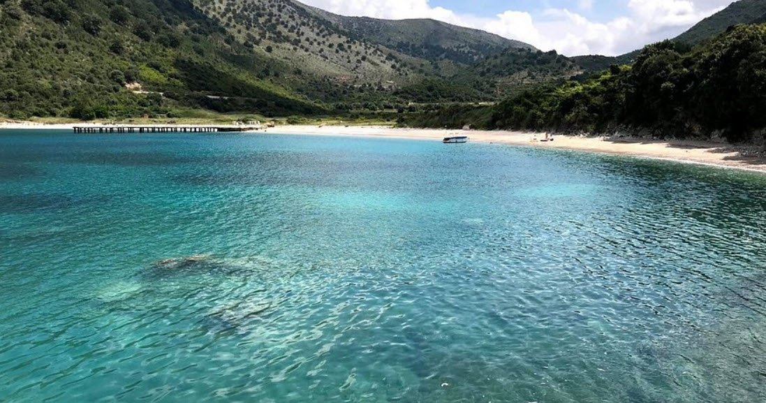 Baie de Kakomë, Albania